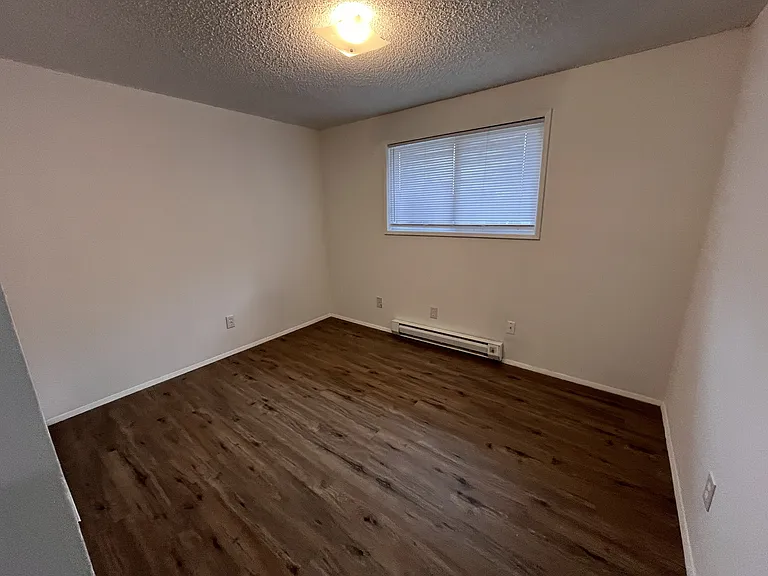 22920 NE Halsey St #5 — Photo 6