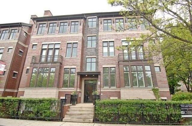 1st image of 1253 W Melrose St Unit 2W
