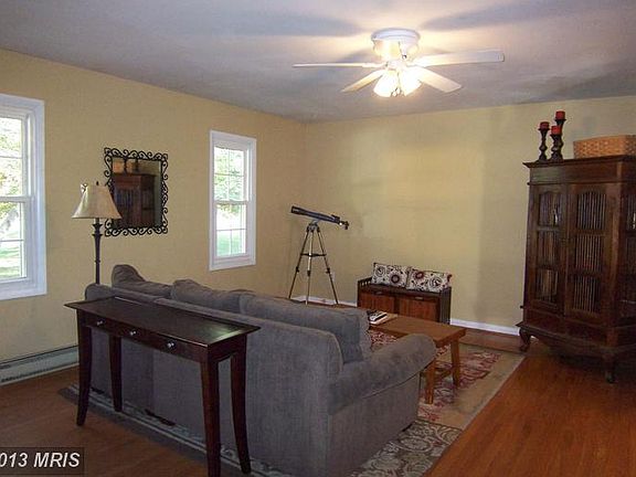 3rd image of 3301 Bluebird Ct