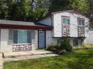 24865 Orchid St, Harrison Township, MI 48045