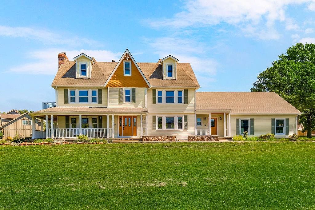 Johnny's - UM 15427 Long St, Overland Park, KS 66221 | Zillow
