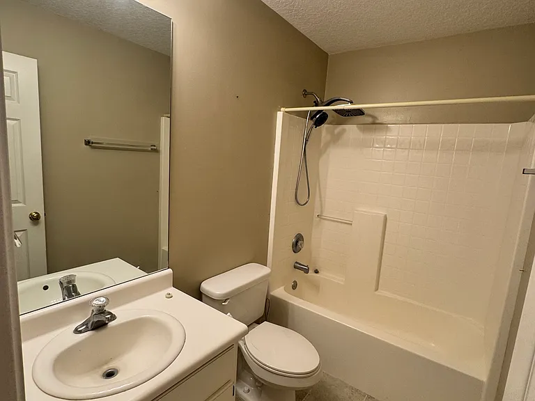 38 Kristins Dr — Photo 6