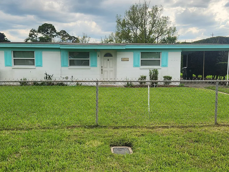 2 Forrestal Cir N — Photo 1