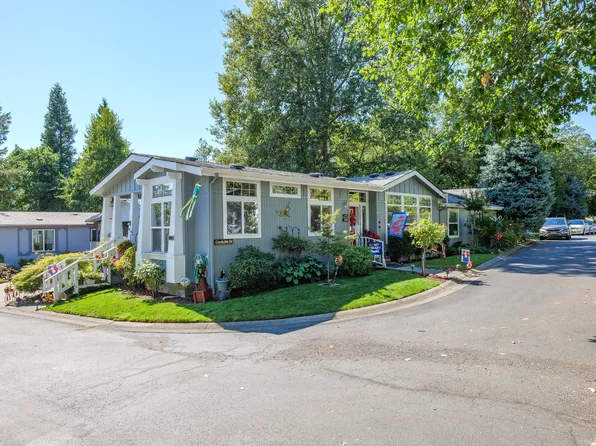 201 NW Creekside Dr, Grants Pass, OR 97526