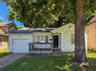 1521 E McDaniel St, Springfield, MO 65802