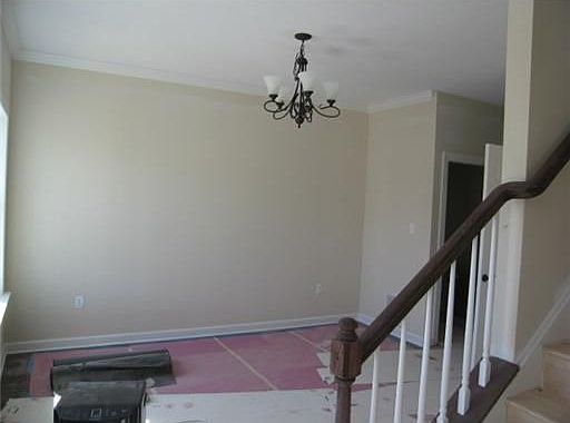 3rd image of 818 Westminster Ln