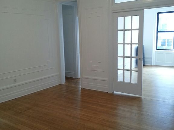 2nd image of 3047 29th St #12