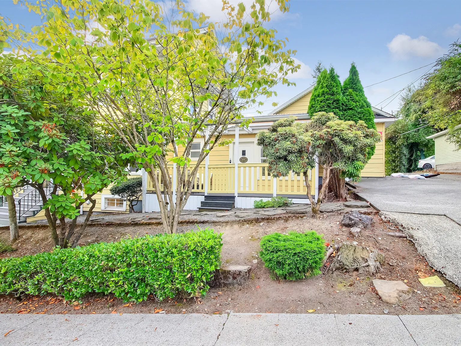 9 bed, 2400 sqft, $10,350 — Photo 2
