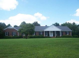 107 E Laramie Dr, Mebane, NC 27302