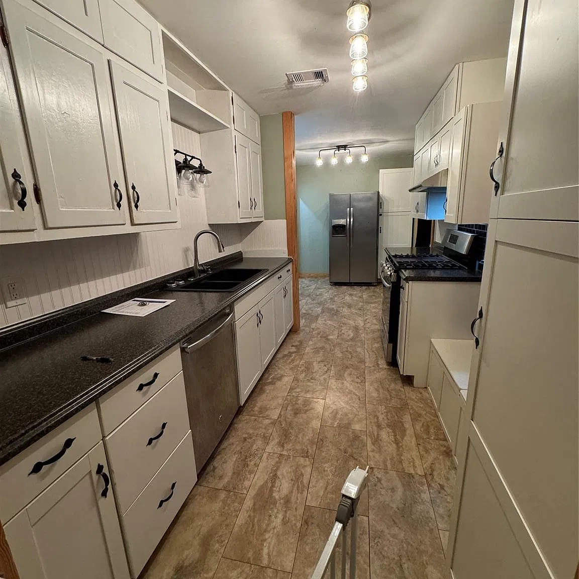3 bed, 2.0 bath, 1488 sqft, $1,500 — Photo 4