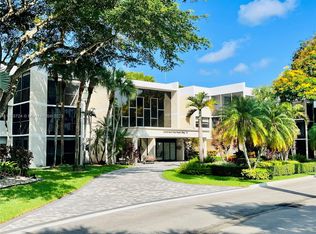 16500 Golf Club Rd APT 102, Weston, FL 33326
