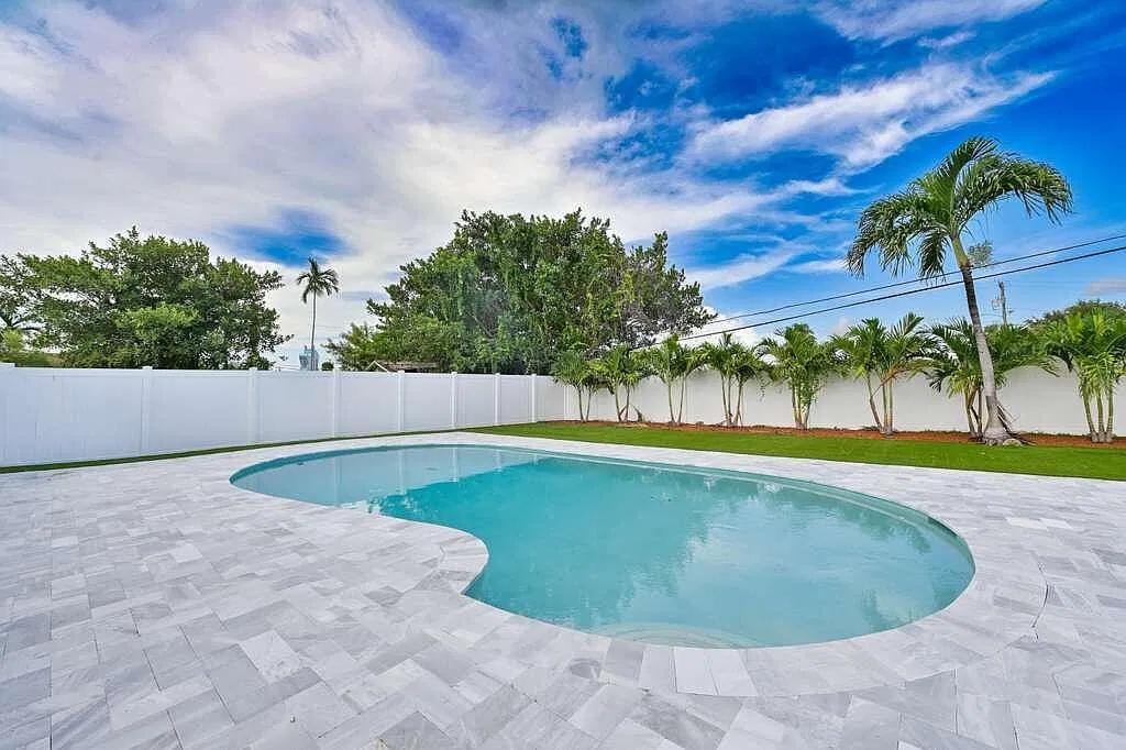 2 bed, 1.5 bath, 1928 sqft, $3,490 — Photo 1