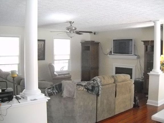 2nd image of 40247 Dockser Dr