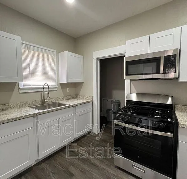 2032 W Adams St #1 — Photo 10