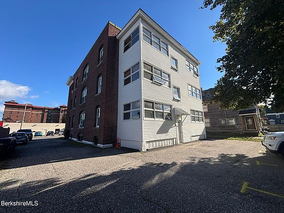 3rd image of 10 Taconic St