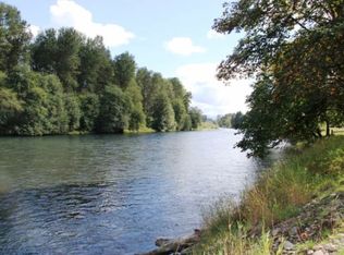 37347 Riverside Dr, Pleasant Hill, OR 97455