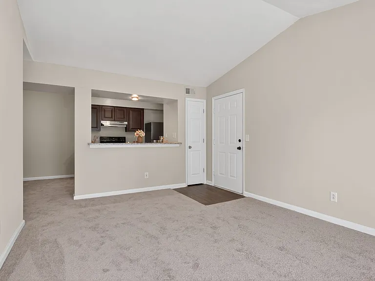 North Beach Apartments — Photo 43