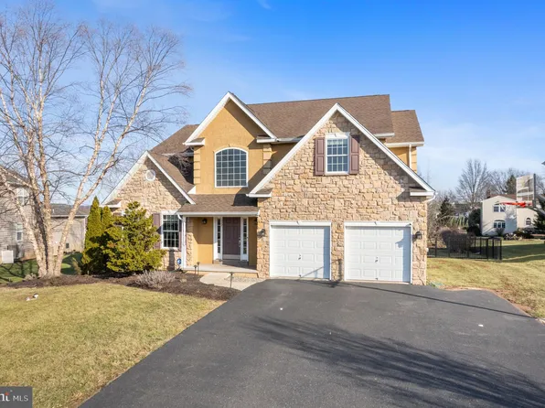 322 Elmwood Ln, Telford, PA 18969