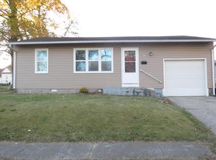 677 S Salt Pond Ave, Marshall, MO 65340