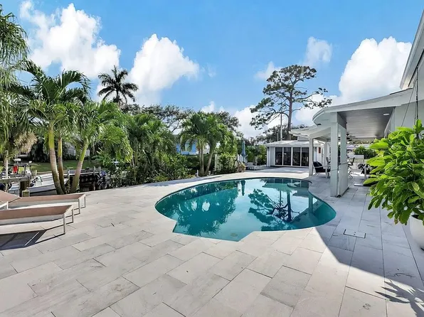 3902 SE Coquina Dr, Stuart, FL 34997