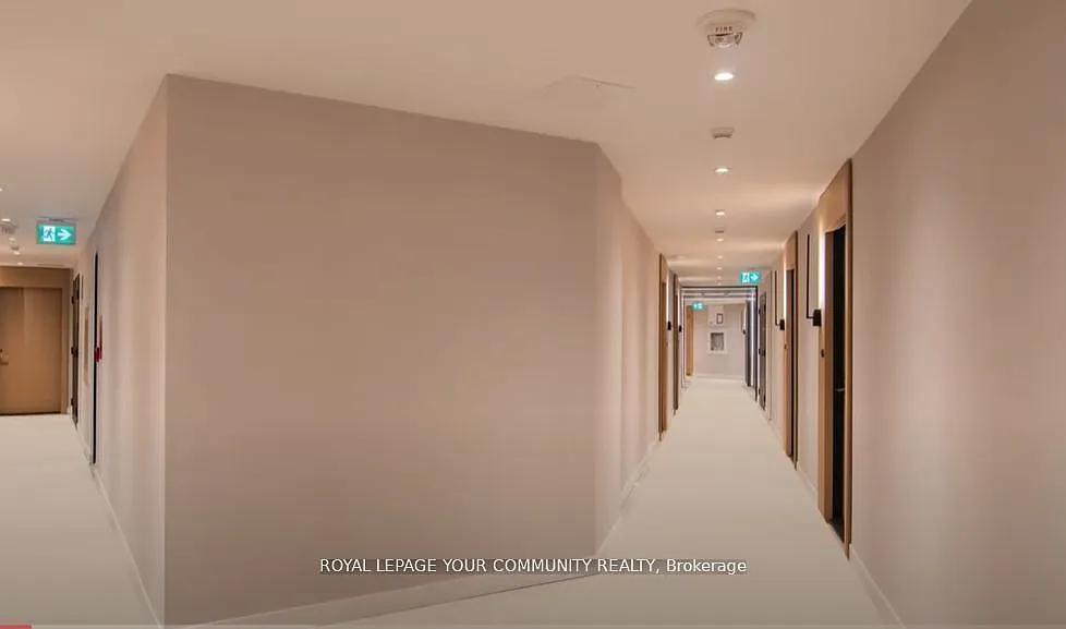 1181 Queen West — Photo 2