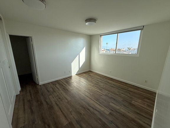 5th image of 99 63rd Pl APT 10