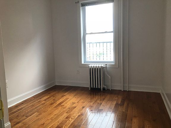 4th image of 164 Clinton Ave #34E