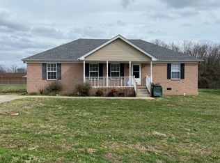 768 Hunters Crossing Ln, Springfield, TN 37172