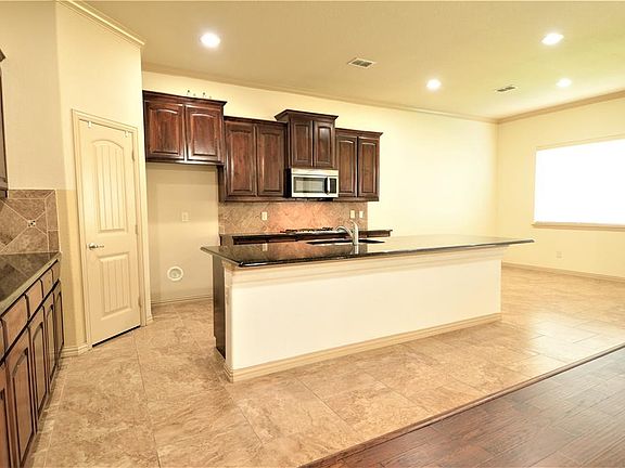 5th image of 3320 Estacado Dr