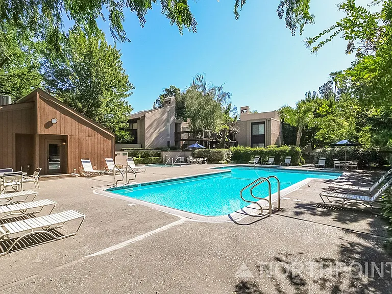 608 Woodside Sierra #2 — Photo 13