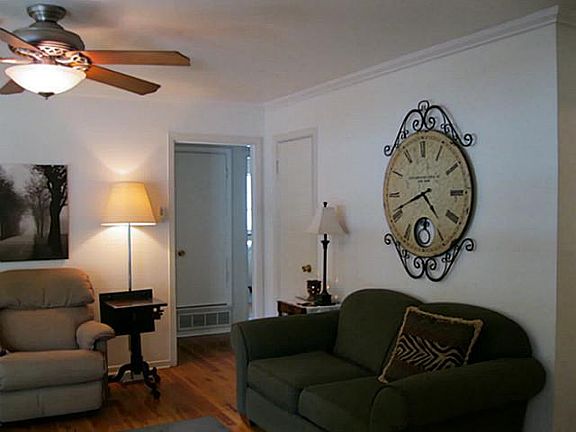 5th image of 2206 Dewitt St