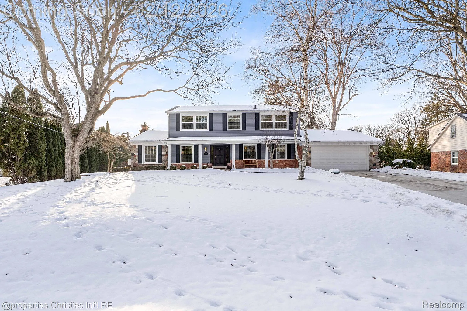 5772 Kingsmill Dr photo 1