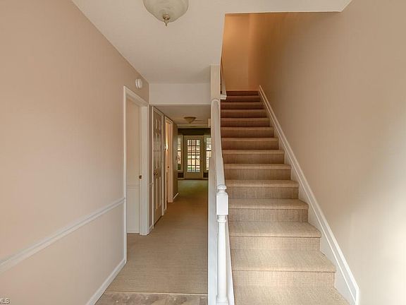 3rd image of 3311 Regents Park Ln Unit B