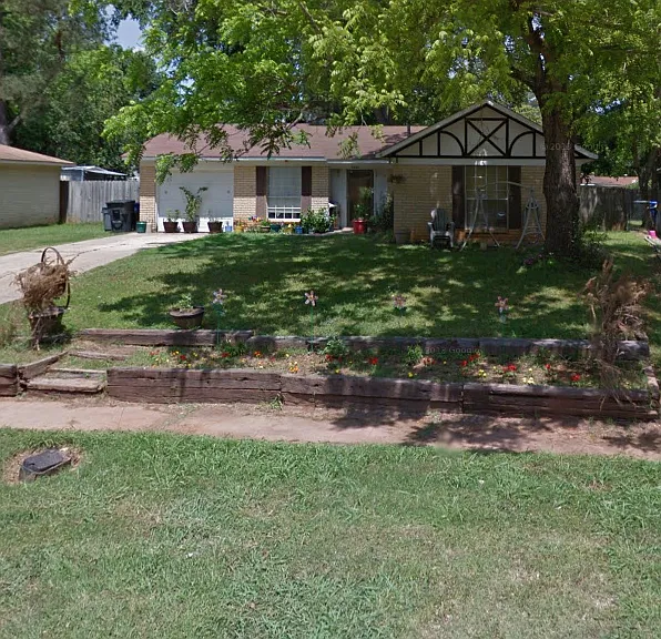 9064 Lone Oak Dr — Photo 1