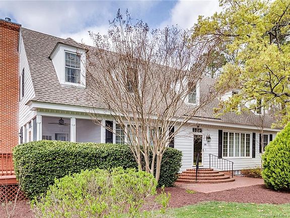2nd image of 301 Dogleg Dr