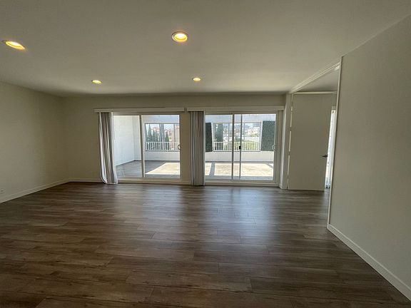 4th image of 350 N Crescent Dr #Penthouse 1