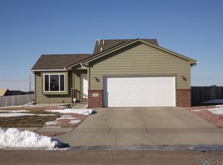 8313 S Brett Ave, Sioux Falls, SD 57108