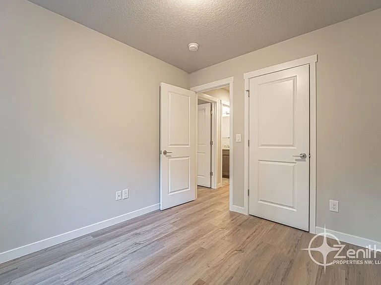 4912 NE 2nd Ct — Photo 11