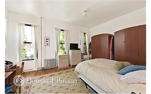 Rented by Douglas Elliman | media 11