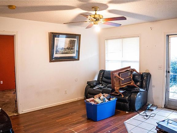 5th image of 515 Warbler Ct