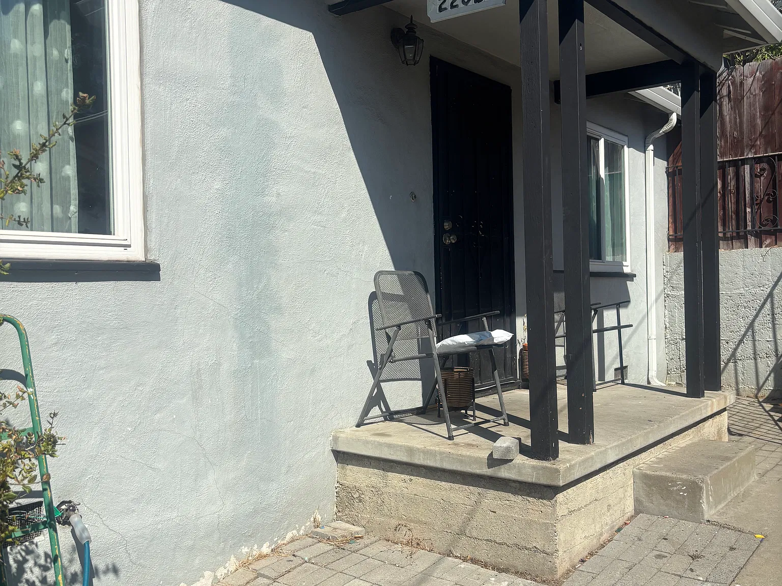 2 bed, 1000 sqft, $2,500 — Photo 2