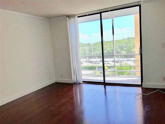 2nd image of 2935 NE 163rd St APT 5R
