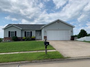 28 Bucktail Dr, Troy, MO 63379