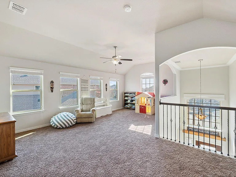 211 Chamberlain Dr — Photo 15