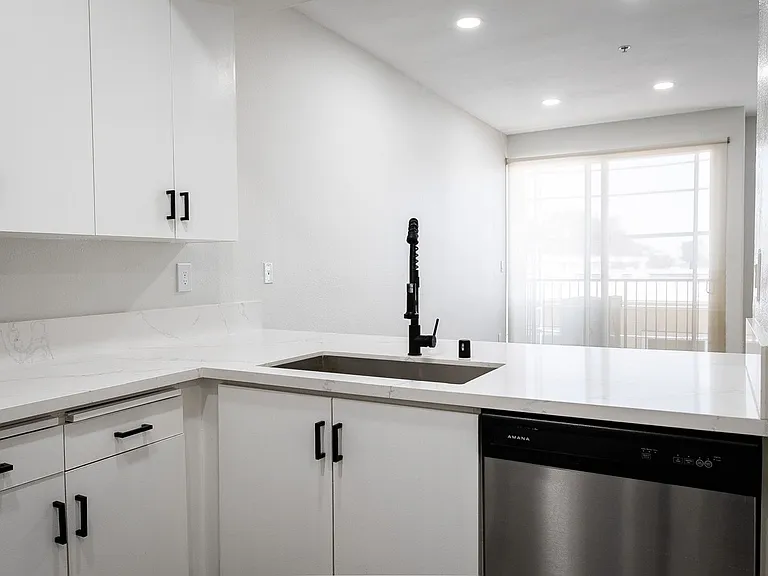 2820 Sawtelle Blvd — Photo 12