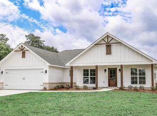 885 Foster Rd, Lufkin, TX 75904