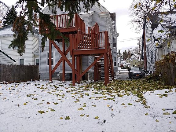 3rd image of 915 Court St #1