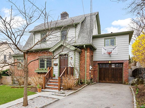 2nd image of 35 Wildwood Road