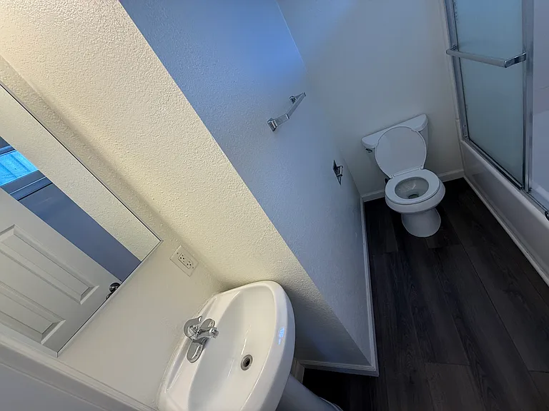 1032-1036 S Normandie Ave #5 — Photo 24