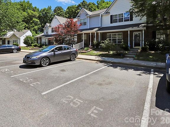 4th image of 7543 Petrea Ln